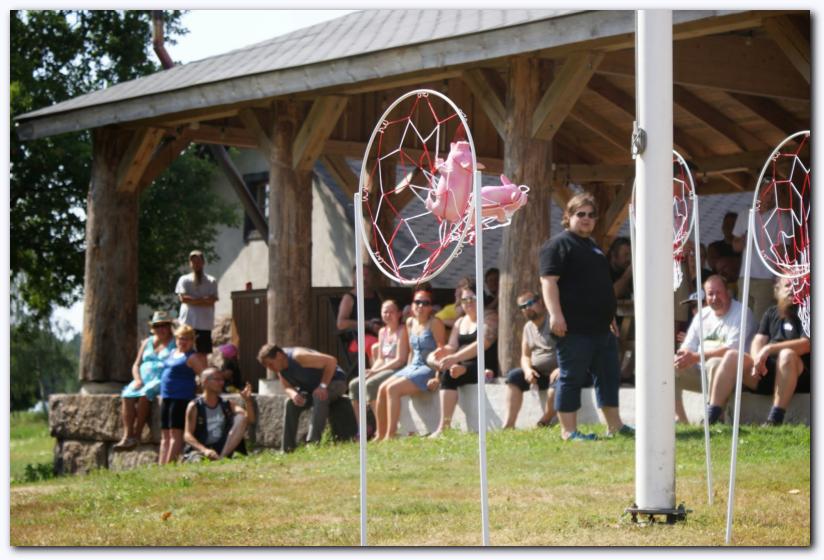 802x537 pixels (81K)